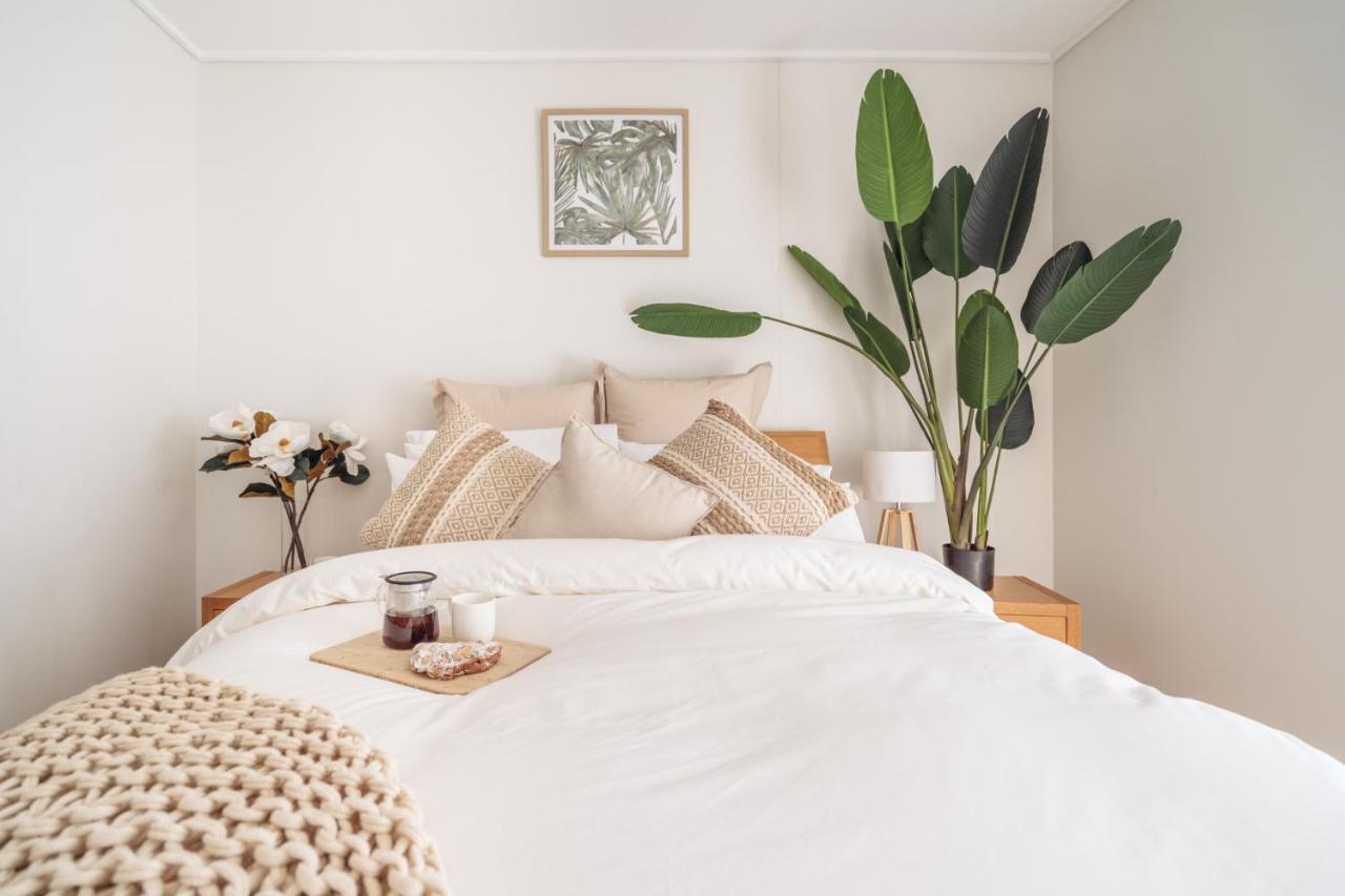 Sky Homes On Queen - Cbd Apartment *